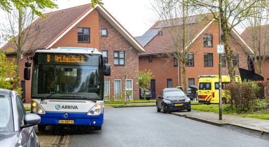 Fietser gewond na botsing met lijnbus in Leeuwarden