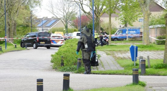 Wijk grotendeels afgesloten na vondst explosief in Franeker