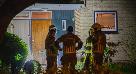 Brandweer forceert deur bij woning in Burgum door afgaand alarm