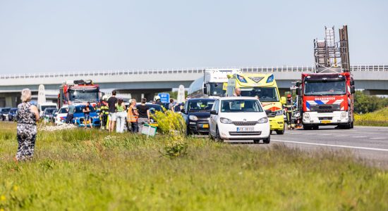 Twee zwaargewonden bij ongeval op A6 bij Scharsterbrug