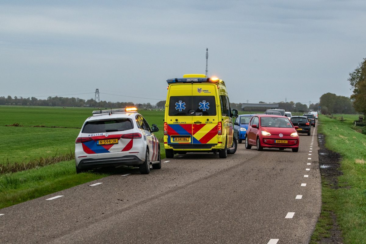 Bestuurster belandt met haar auto in de sloot in Poppenwier