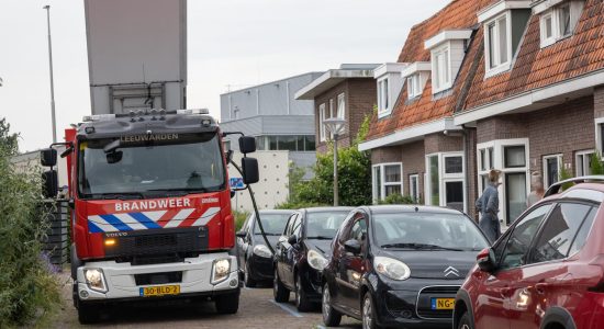 Brand in achtertuin van woning in Leeuwarden