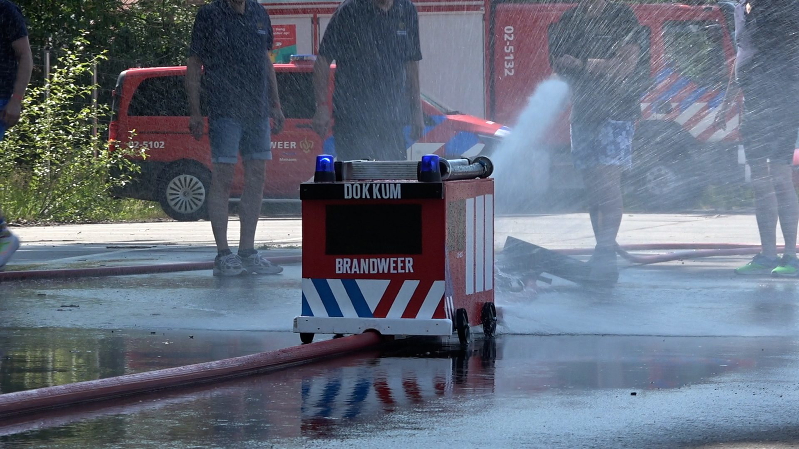 Feuerwehr Fulda verslaat Nederlandse brandweer tijdens rally Dokkum