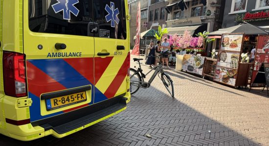 Aanhouding en gewonde bij botsing in winkelgebied Leeuwarden