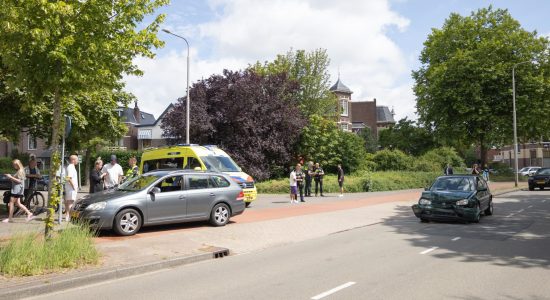 Twee gewonden bij botsing in Leeuwarden
