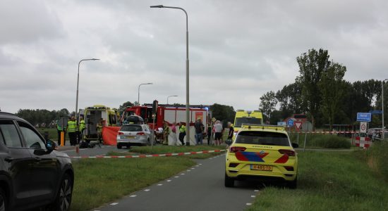 Fietsster (74) overleden bij aanrijding met auto na oversteken N357 in Marrum