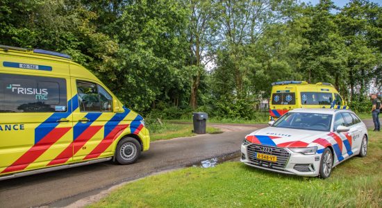 Persoon raakt bekneld onder landbouwvoertuig in Rinsumageast