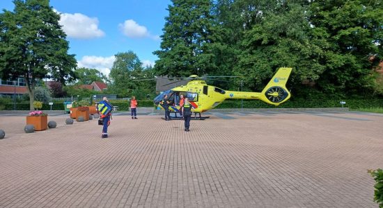 Traumahelikopter ingezet na val op Haadwei Damwâld