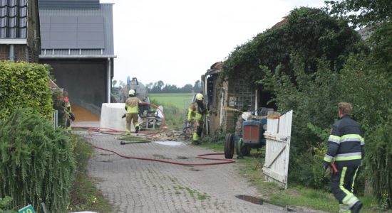 Schuur ingestort na felle brand in Ypecolsga