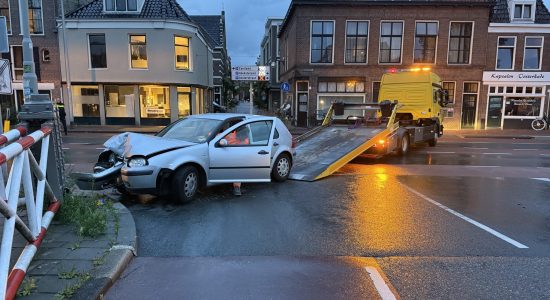Auto Total Loss na botsing met brug in Leeuwarden