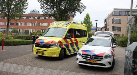 Politie redt man uit stadsgracht in Leeuwarden