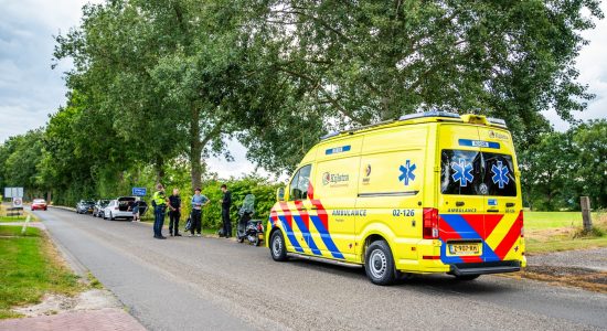 Scooterrijder aangehouden bij ongeval in Ureterp; fietsster gewond