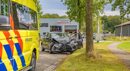 Bestuurster gewond bij eenzijdig ongeval in Noardburgum