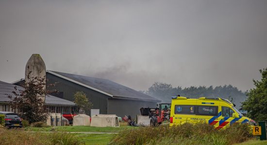 Brand in stal Feanwalden snel onder controle