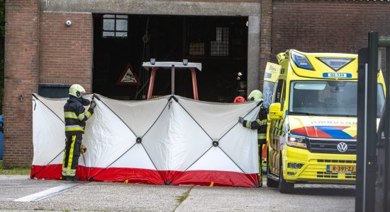 Ernstig gewonde bij bedrijfsongeval grasdrogerij Oosterwolde