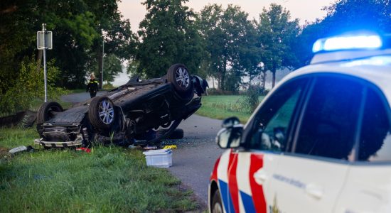Auto eindigt op de kop bij Kortehemmen