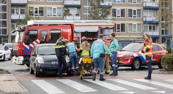 Fietser met arm bekneld na botsing in Leeuwarden