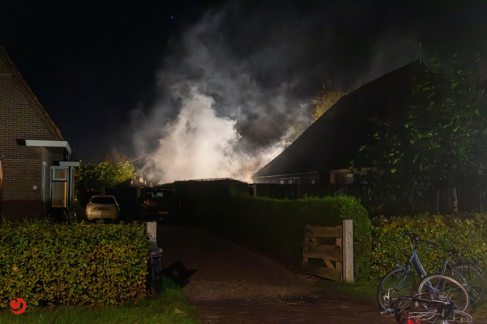 Politie doet onderzoek na brand in bestelbus Luinjeberd