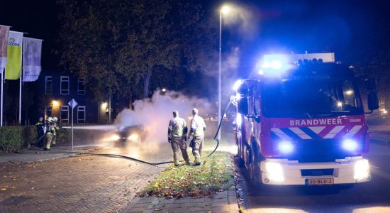 Auto beschadigd door brand in Leeuwarden
