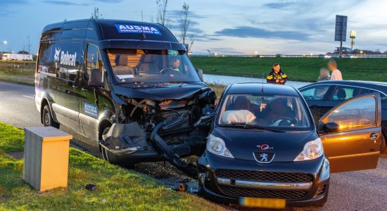 Drie voertuigen in botsing in Heerenveen