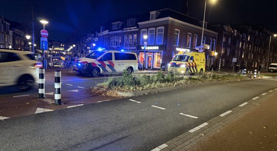 Fietsster geschept door auto in Leeuwarden