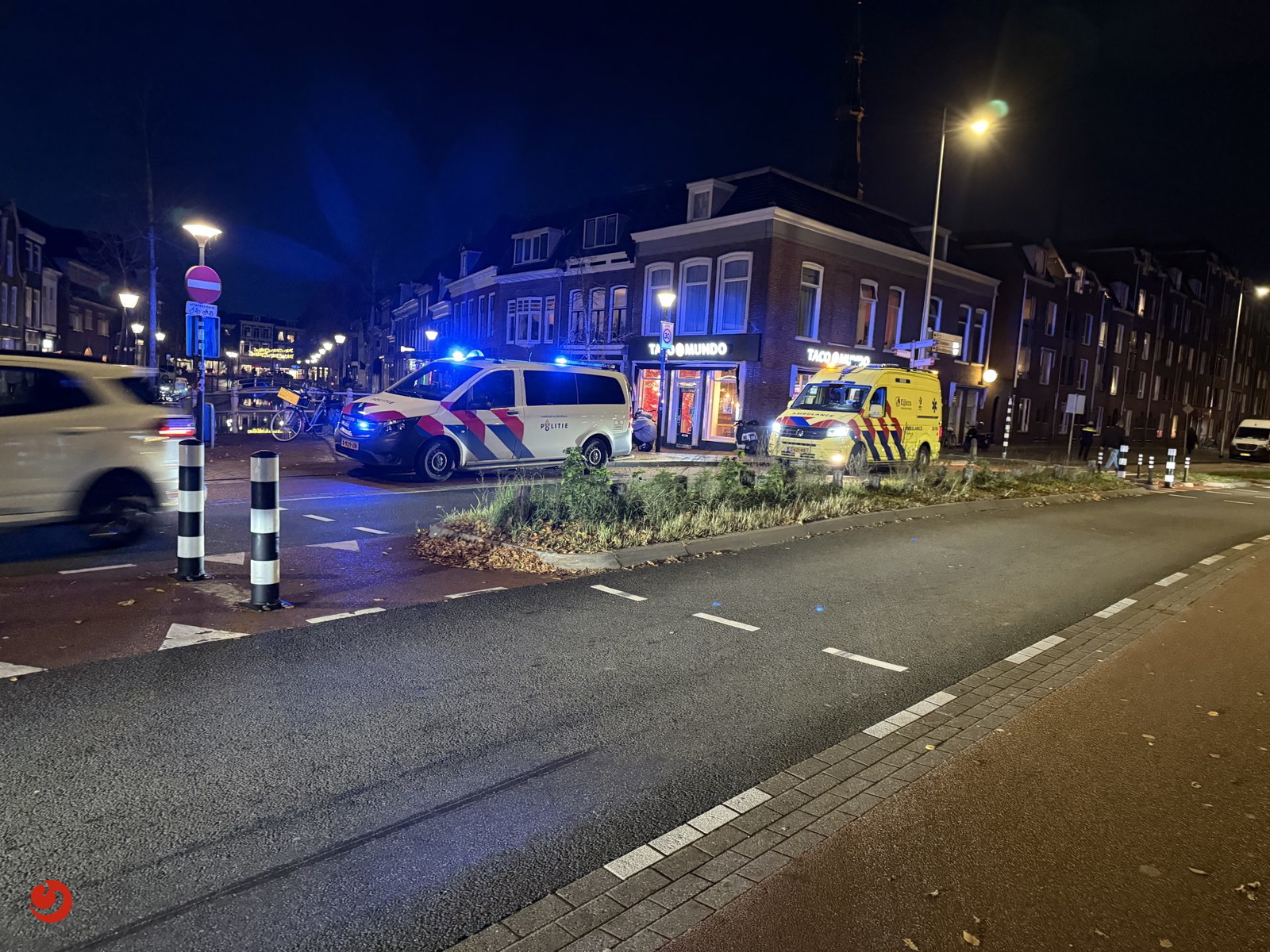 Fietsster geschept door auto in Leeuwarden