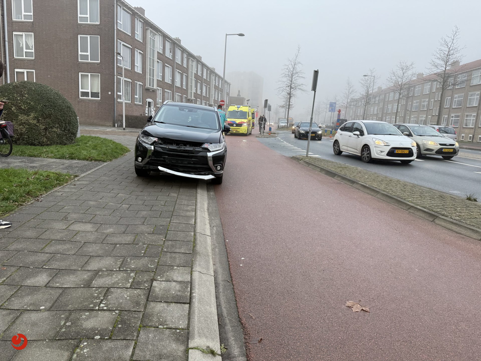 Gewonde bij aanrijding tussen auto en scooter in Leeuwarden