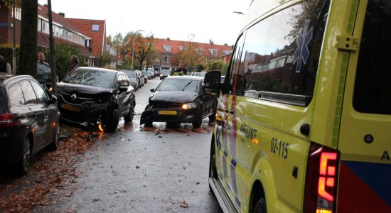Flinke schade bij ongeval in 30km zone Leeuwarden