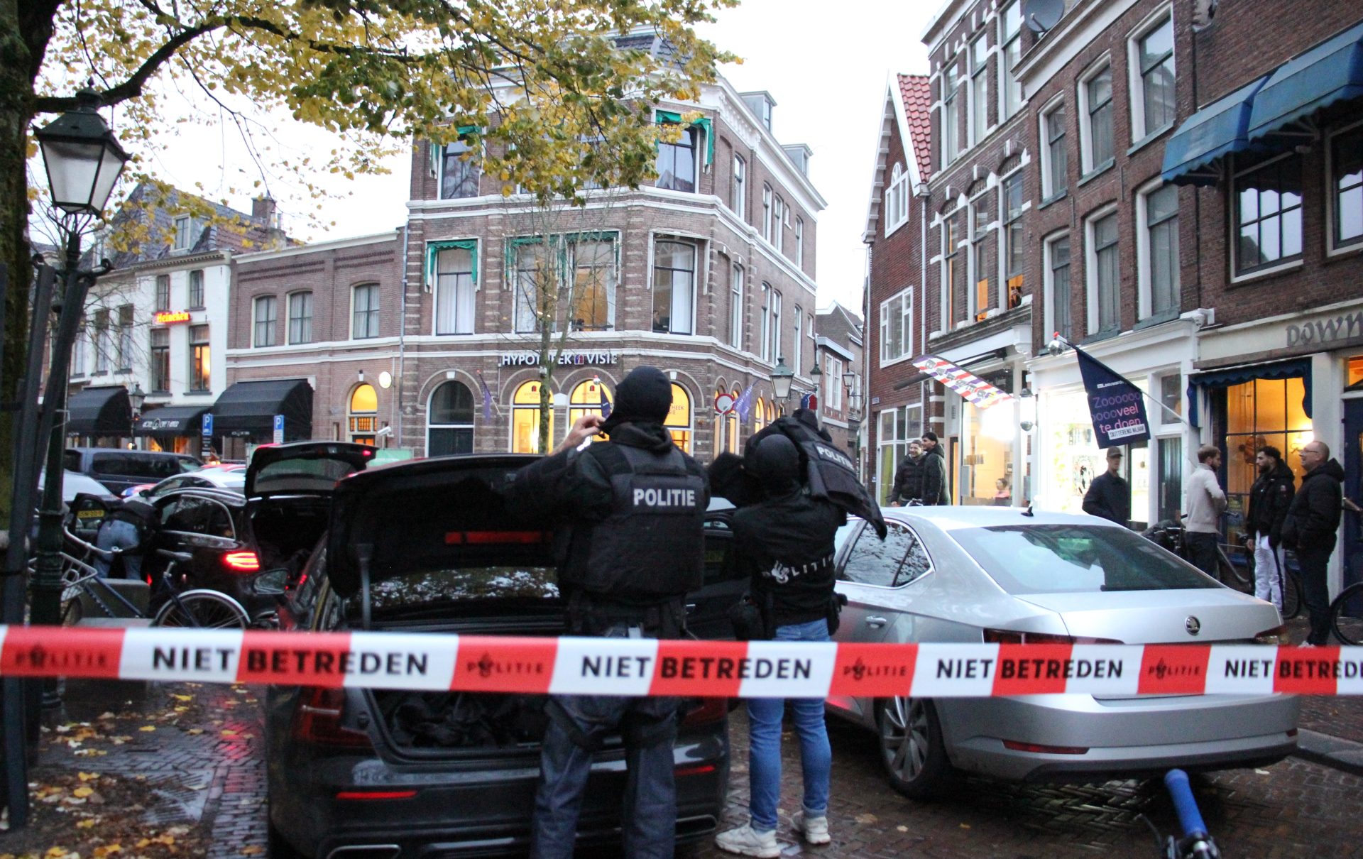 Arrestatieteam (DSI) ingezet vanwege persoon met onbegrepen gedrag in Leeuwarden