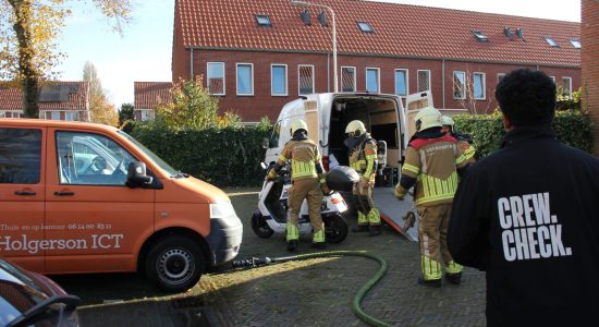 Deelscooter in brand in bestelbus Leeuwarden