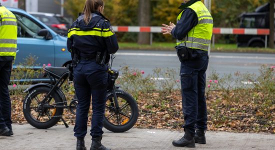 Twee meisjes op fatbike lichtgewond bij aanrijding in Drachten