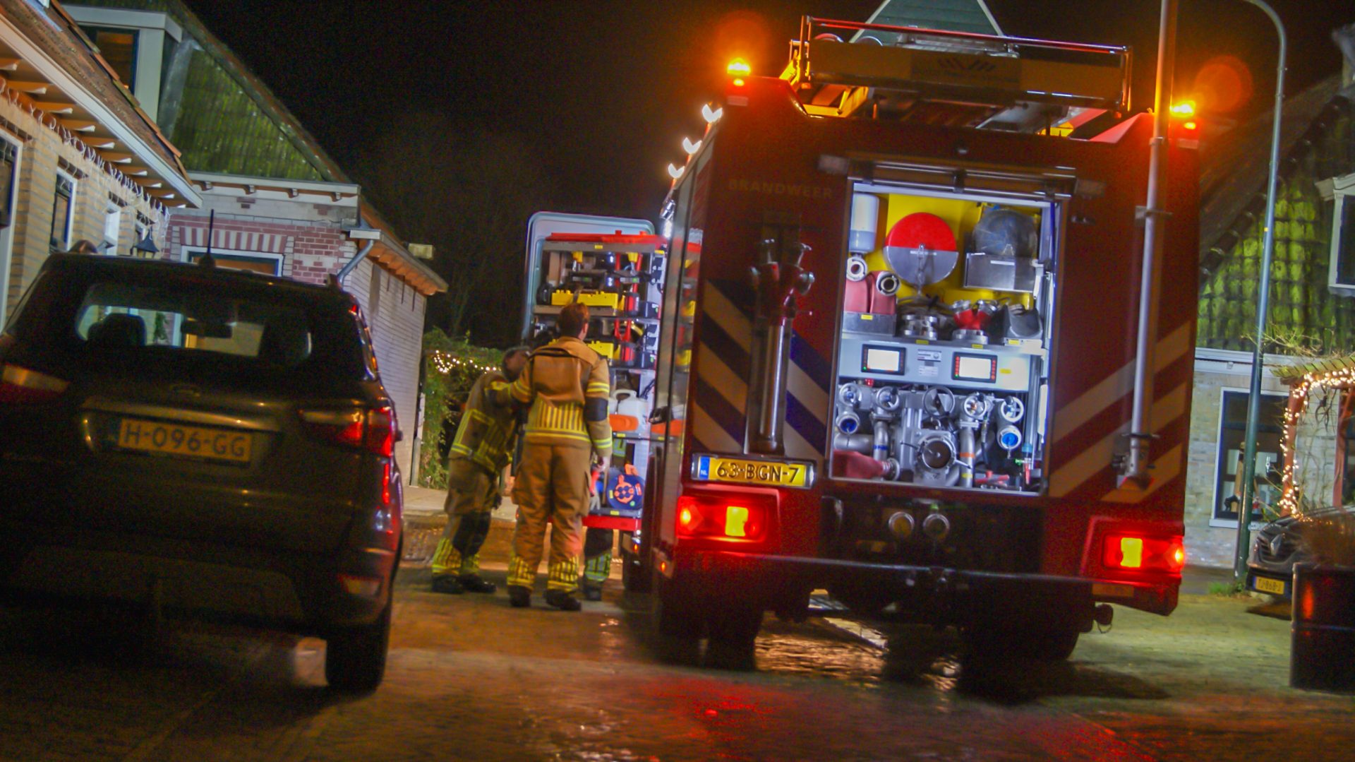 Houtkachel in Pingjum geblust door brandweer