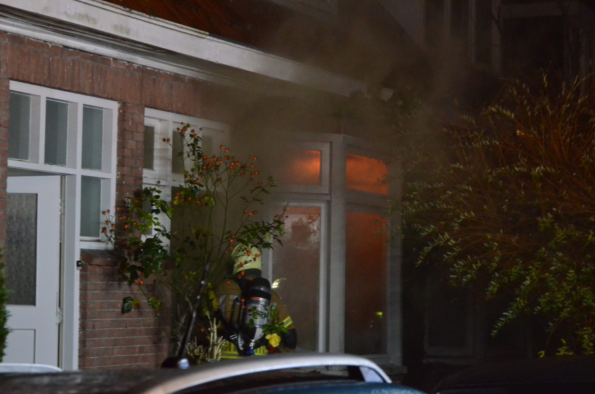 Woning zwaar beschadigd door brand in Leeuwarden