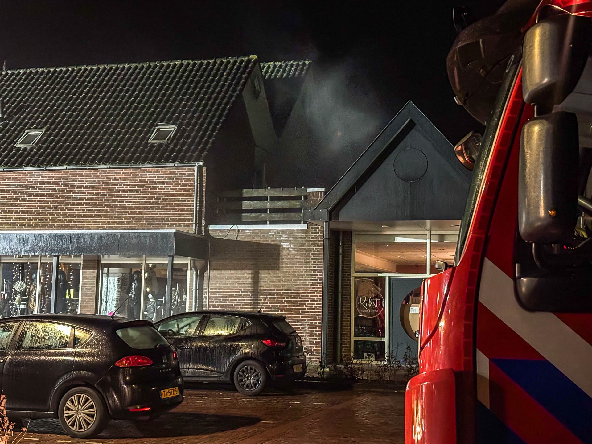 Persoon ernstig gewond na brand in bovenwoning Buitenpost