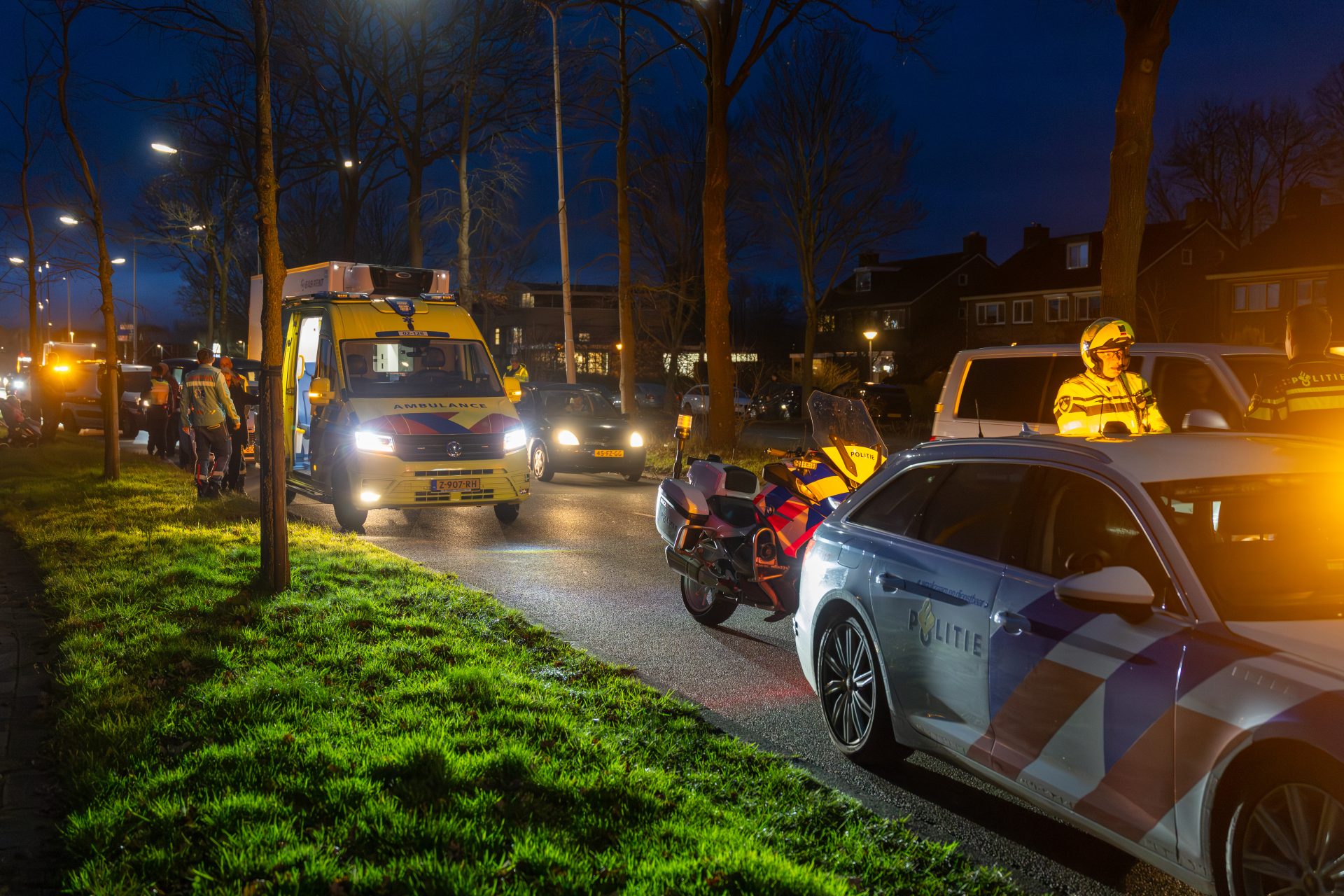 Forse file door aanrijding op de Zuiderhogeweg in Drachten