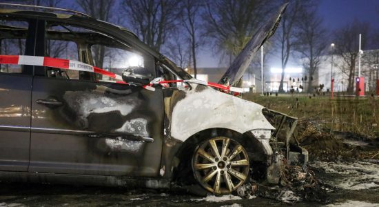 Weer een auto in vlammen op in Leeuwarden