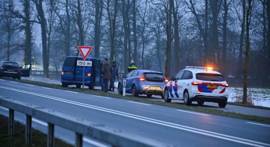 Schade bij kop-staartbotsing op N354 Raerd