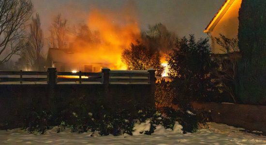 Uitslaande brand in achtertuin Heerenveen