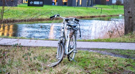 Fietsster gewond bij ongeval met fatbike Joure, fatbiker rijdt door