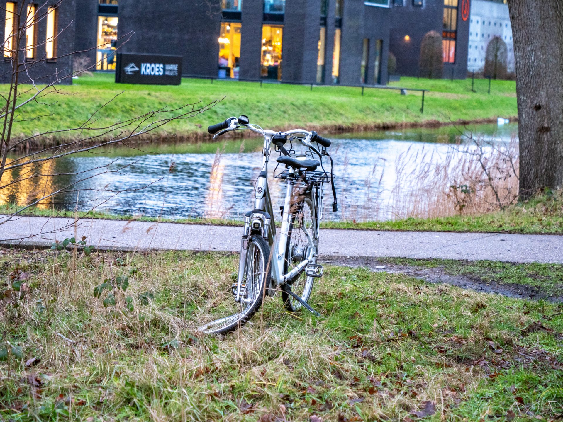 Fietsster gewond bij ongeval met fatbike Joure, fatbiker rijdt door