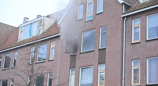 Veel rook bij brand in flatgebouw Sneek