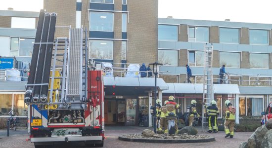 Brand op dak van woonzorgcentrum Buitenpost