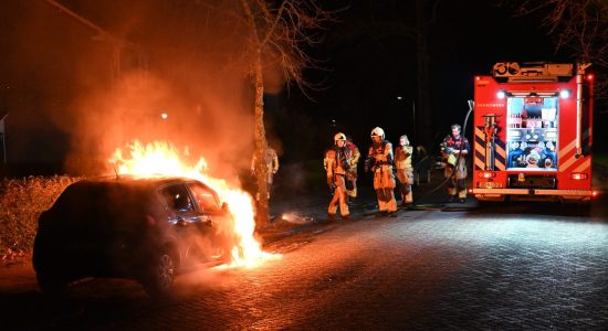 Opnieuw autobrand in wijk Huizum Leeuwarden