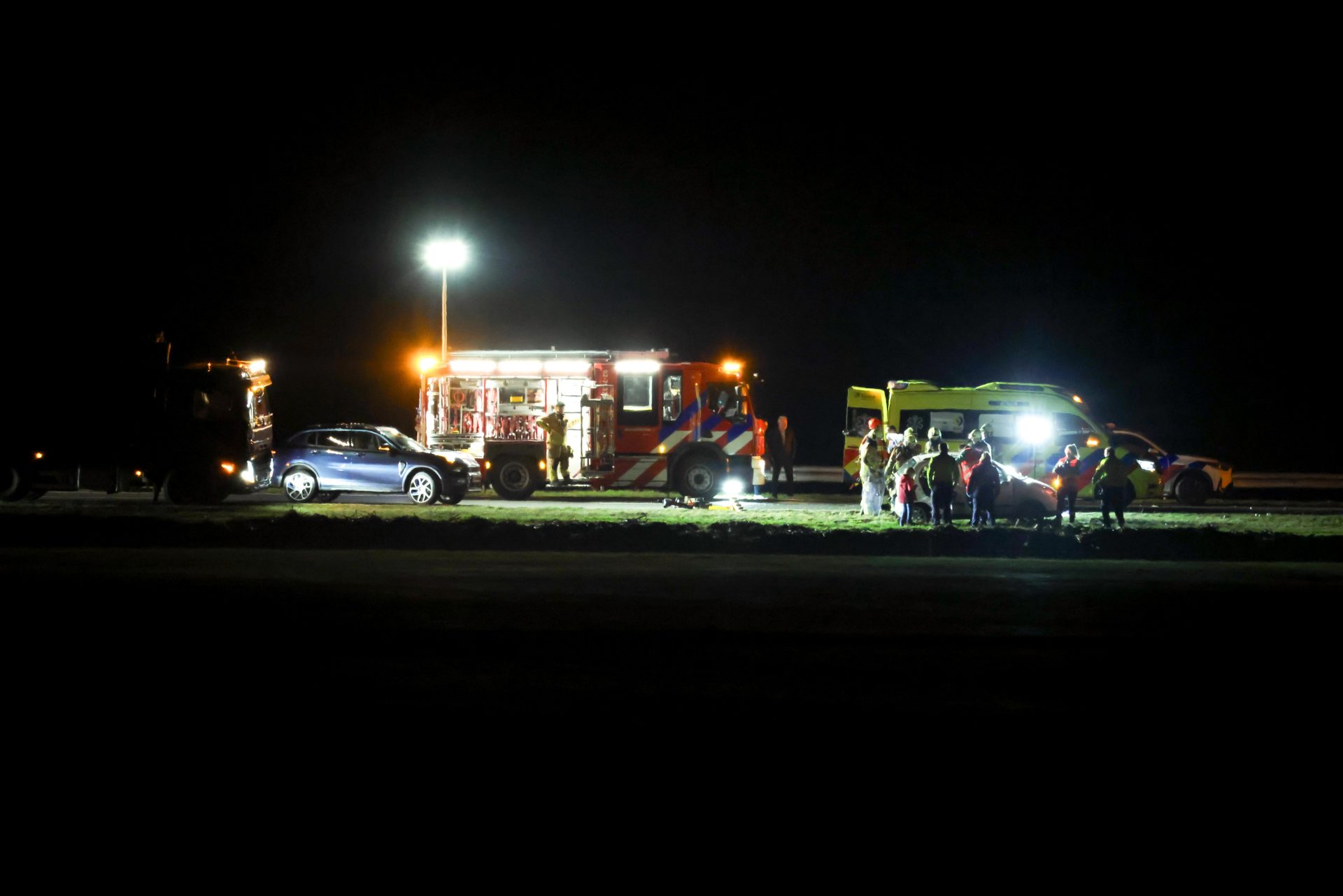 N31 afgesloten na ernstig ongeval tussen meerdere voertuigen