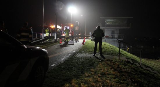 Langdurige zoekactie naar persoon in water Wergea