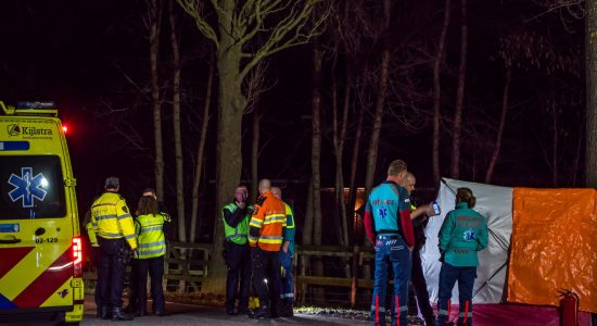 Automobilist overleden na botsing tegen boom in Rotserhaule