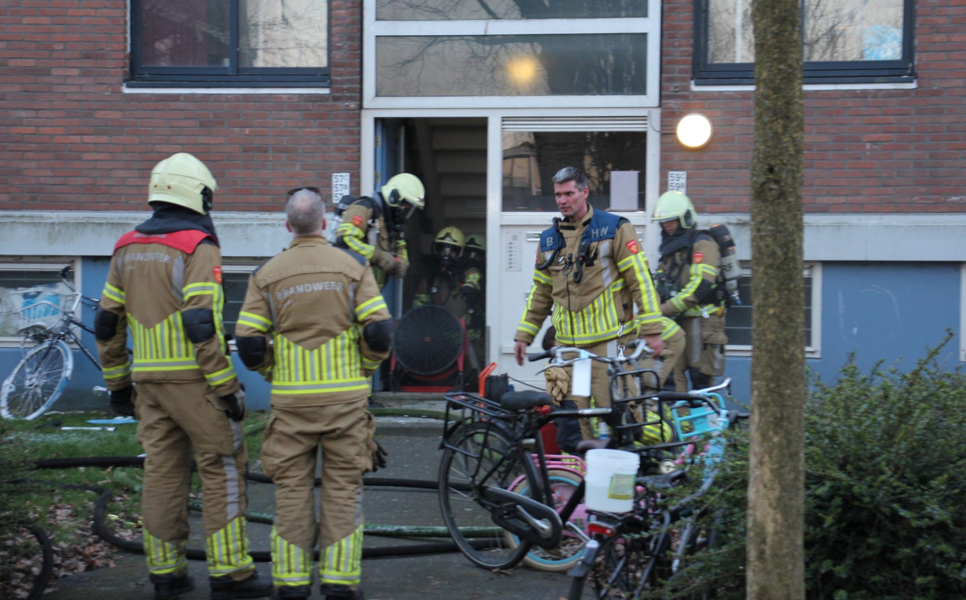 Fiets in brand in kelder portiekflat Leeuwarden